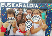 Arellanoko festetan ibilia? Agian hango Euskaraldia photocall-ean izanen
